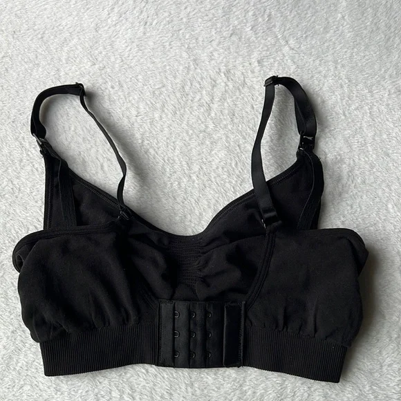 SKIMS Maternity/Nursing Sculpting Bra - Picture 8 of 9